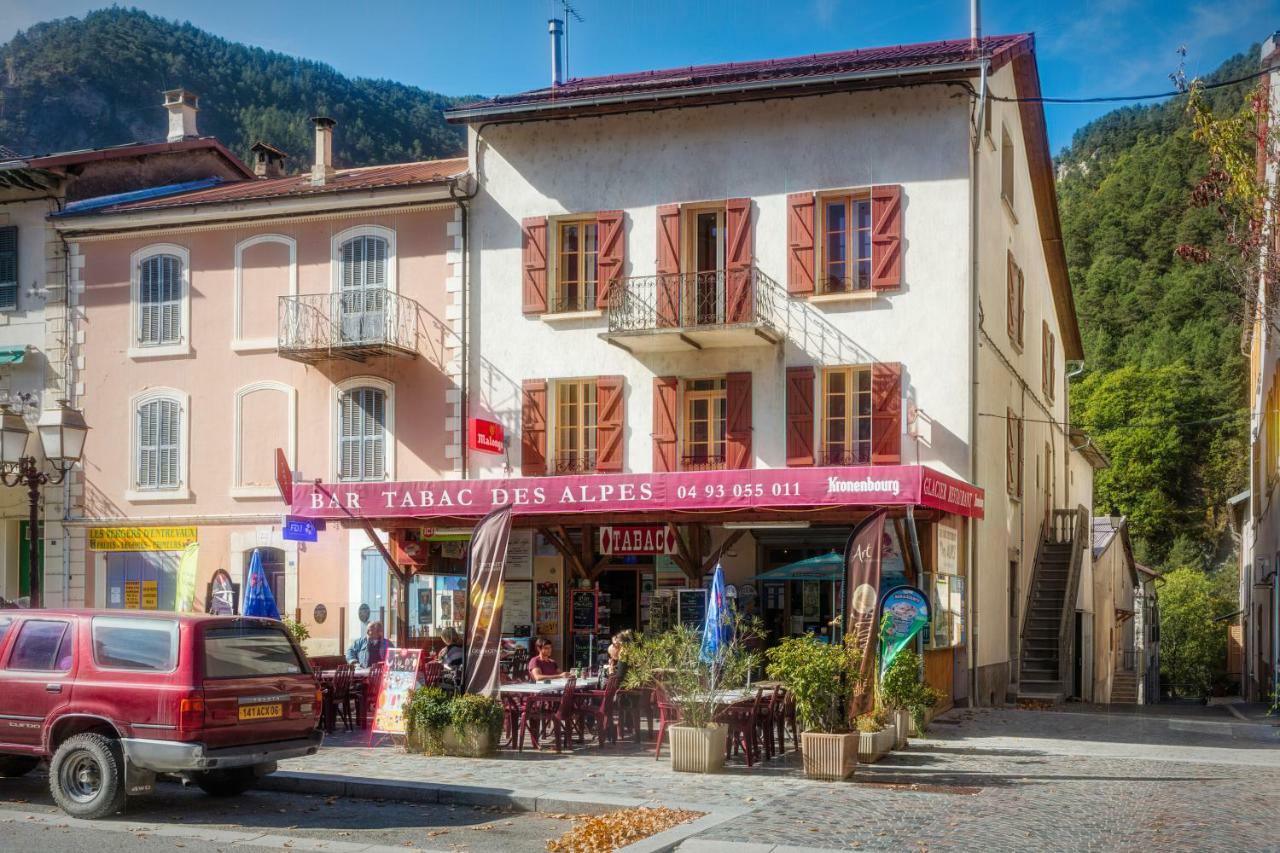 Relais Des Alpes Hotel Guillaumes Esterno foto